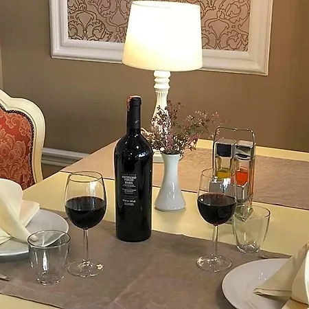 Ξενοδοχείο Deluxe Τίρανα
